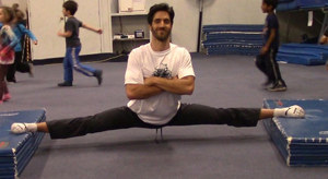 suspended splits breakdancing ninja